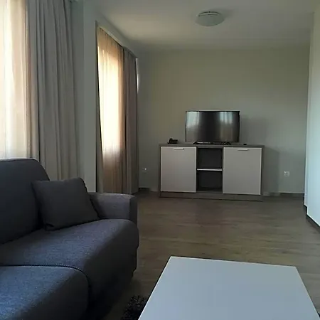 La Casa Complex